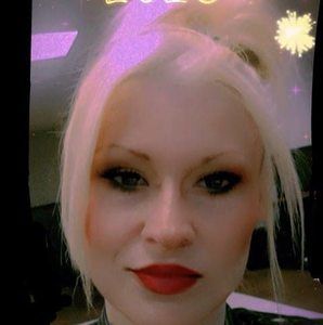 Meet your Posher, Lena